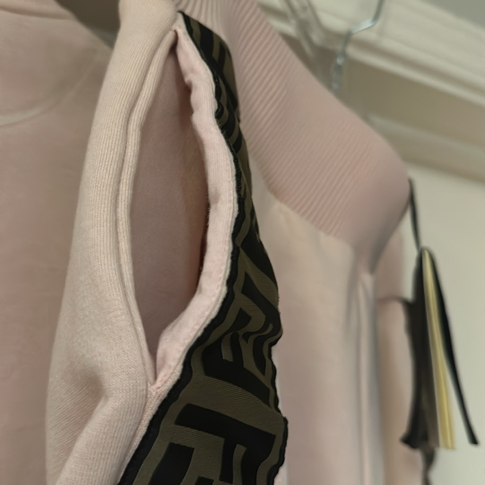 Sweatsuit - Picture 8 of 17